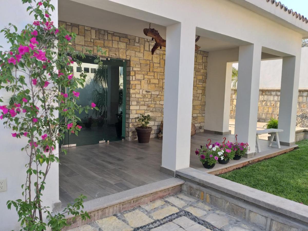 シウダー・バージェス Casa Ammahアパートホテル エクステリア 写真